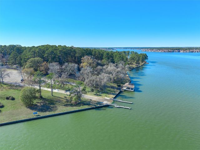 12635 Lake Shore Drive, Montgomery, TX 77356
