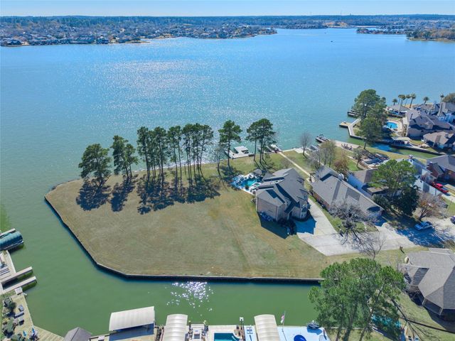 12635 Lake Shore Drive, Montgomery, TX 77356