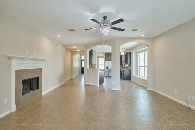 12635 Lake Shore Drive, Montgomery, TX 77356