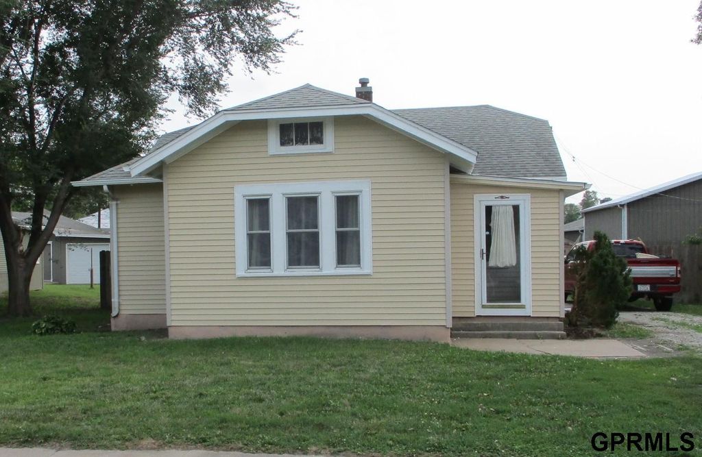 943 W Military Avenue, Fremont, NE 68025
