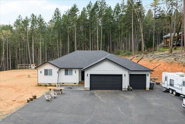 425 Bonnie Lane, Grants Pass, OR 97527