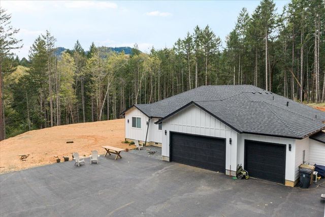 425 Bonnie Lane, Grants Pass, OR 97527