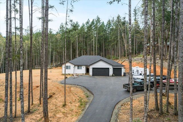 425 Bonnie Lane, Grants Pass, OR 97527