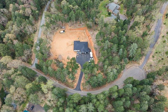 425 Bonnie Lane, Grants Pass, OR 97527