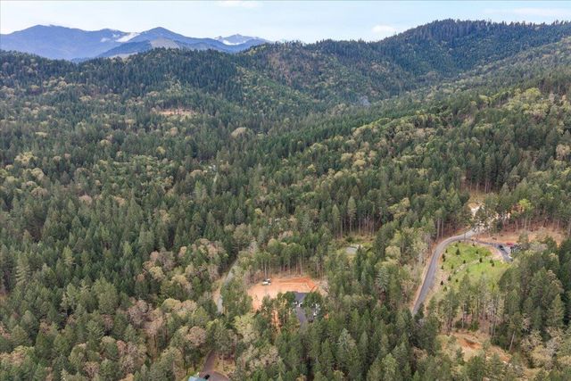 425 Bonnie Lane, Grants Pass, OR 97527