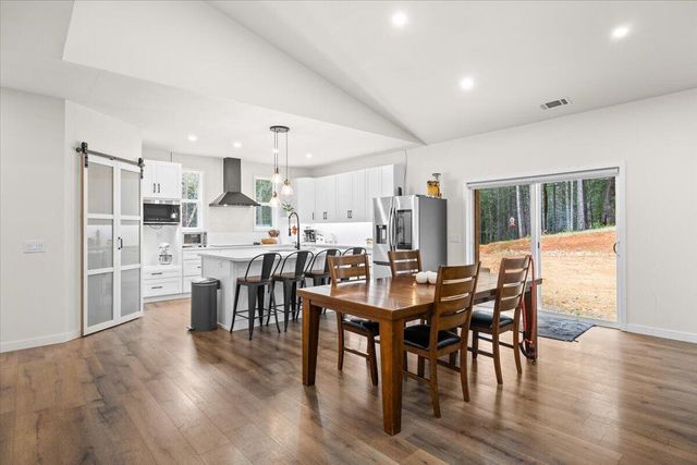 425 Bonnie Lane, Grants Pass, OR 97527