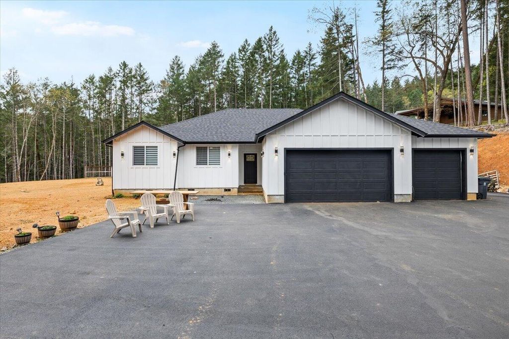 425 Bonnie Lane, Grants Pass, OR 97527