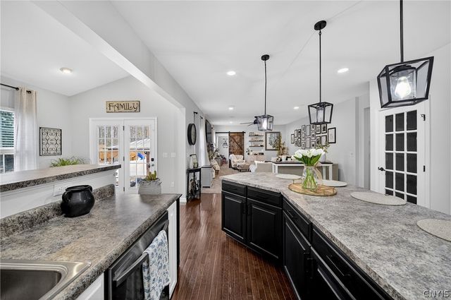 8524 Mcnamara Drive, Clay, NY 13041