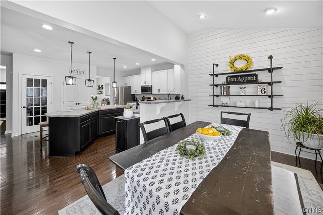 8524 Mcnamara Drive, Clay, NY 13041