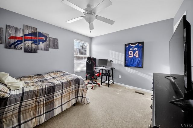 8524 Mcnamara Drive, Clay, NY 13041