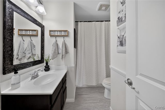 8524 Mcnamara Drive, Clay, NY 13041