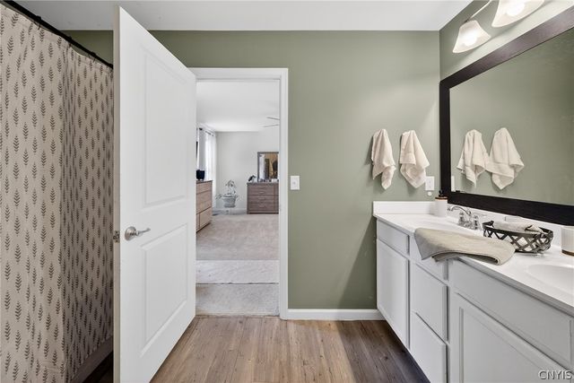 8524 Mcnamara Drive, Clay, NY 13041