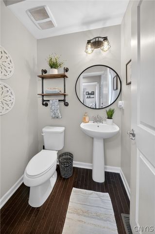 8524 Mcnamara Drive, Clay, NY 13041