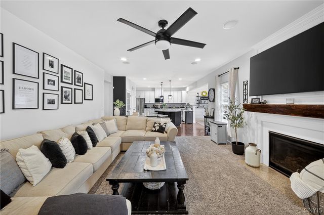 8524 Mcnamara Drive, Clay, NY 13041