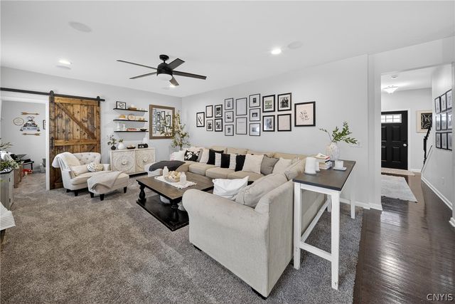 8524 Mcnamara Drive, Clay, NY 13041