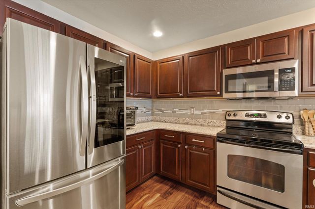 23061 Rumford Drive, South Bend, IN 46628