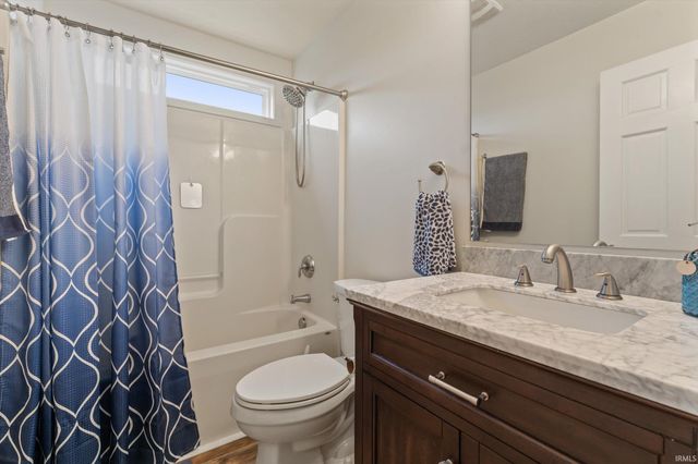 23061 Rumford Drive, South Bend, IN 46628