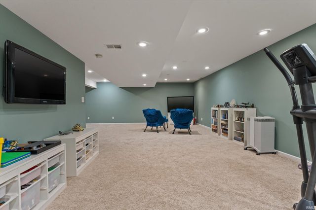 23061 Rumford Drive, South Bend, IN 46628