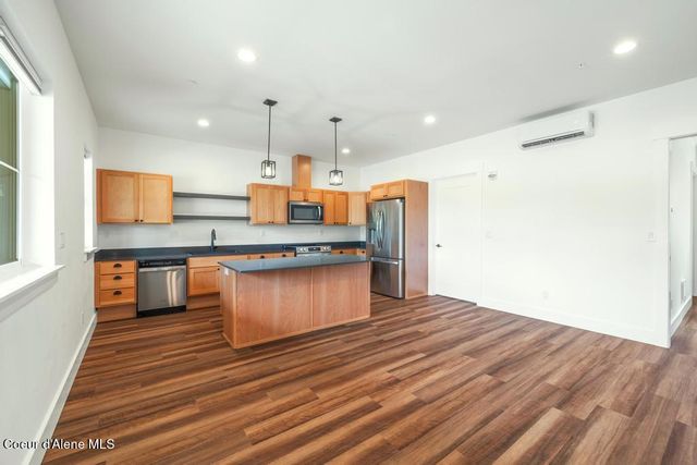 50 Carnelian Ave, 102, Ponderay, ID 83852