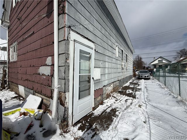 27 Lang Avenue, Buffalo, NY 14215