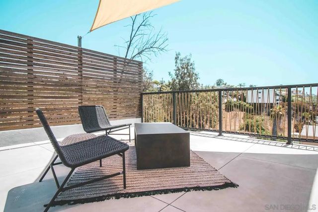 1892 Titus St, San Diego, CA 92110