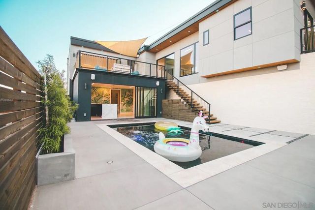 1892 Titus St, San Diego, CA 92110