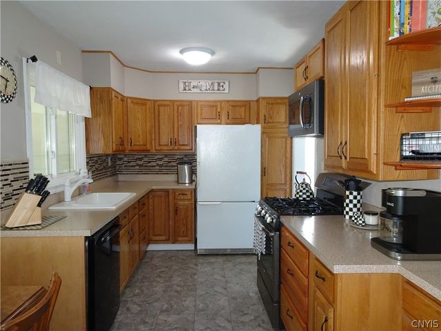 111 Newcastle Road, Geddes, NY 13219