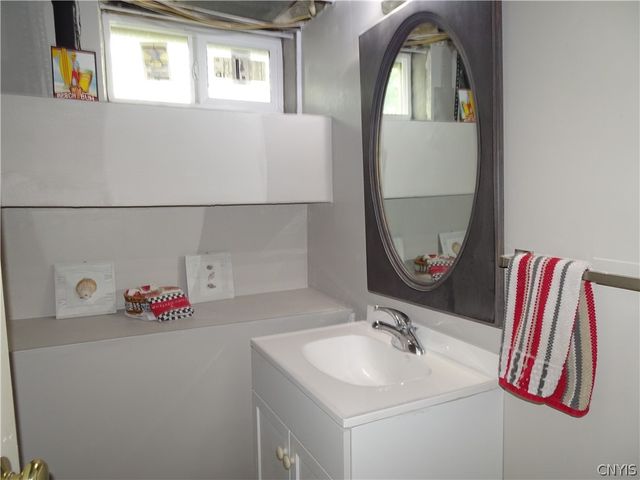 111 Newcastle Road, Geddes, NY 13219