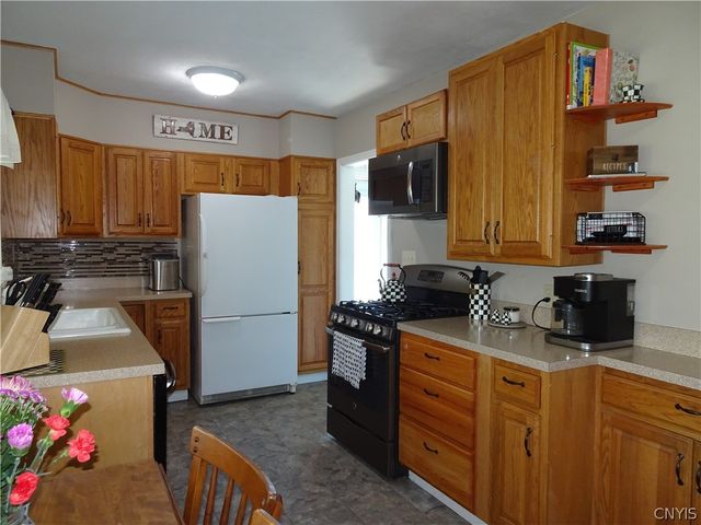 111 Newcastle Road, Geddes, NY 13219