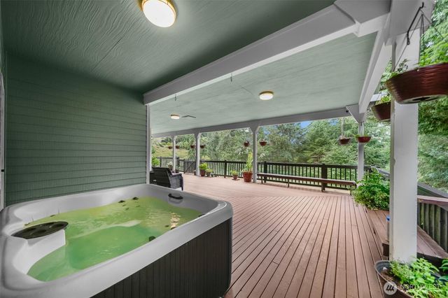 12912 134th Avenue Ct, Anderson Island, WA 98303
