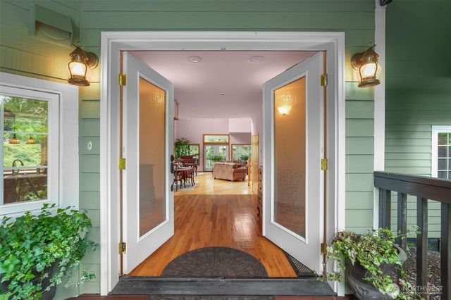 12912 134th Avenue Ct, Anderson Island, WA 98303