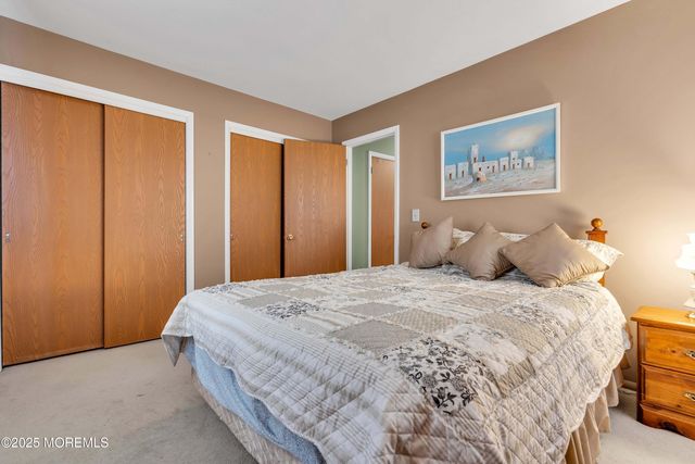 15 Brookfield Court, Toms River, NJ 08757