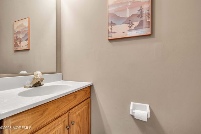 15 Brookfield Court, Toms River, NJ 08757