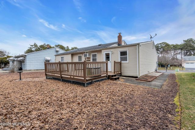 15 Brookfield Court, Toms River, NJ 08757
