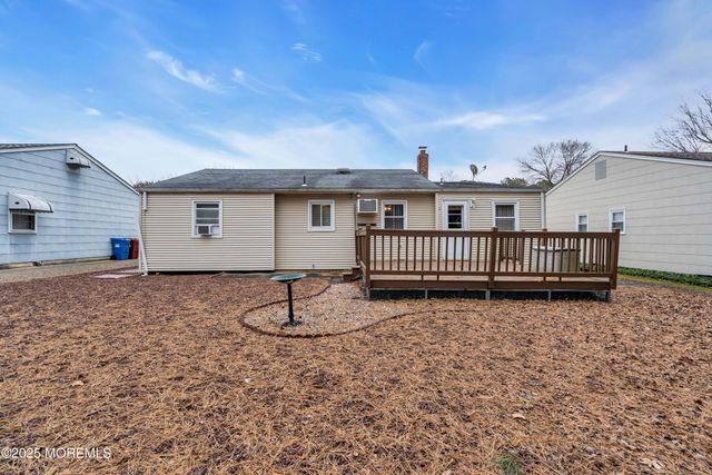 15 Brookfield Court, Toms River, NJ 08757