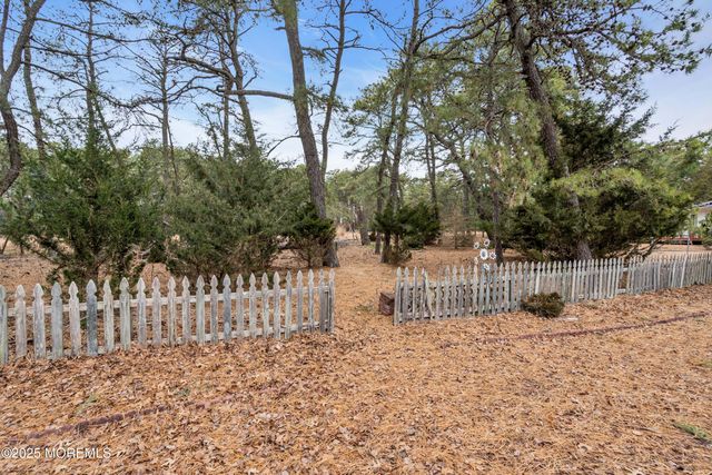 15 Brookfield Court, Toms River, NJ 08757