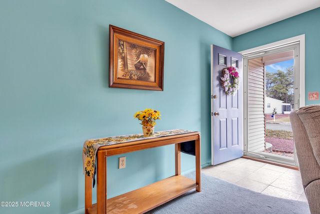 15 Brookfield Court, Toms River, NJ 08757