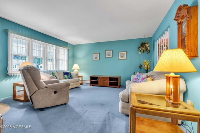 15 Brookfield Court, Toms River, NJ 08757