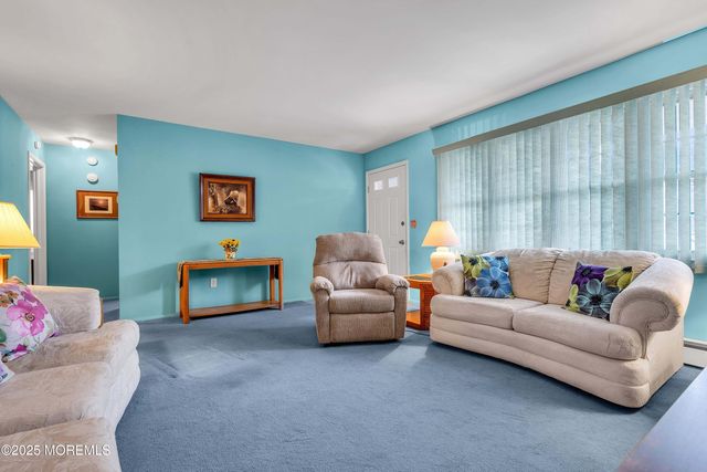 15 Brookfield Court, Toms River, NJ 08757