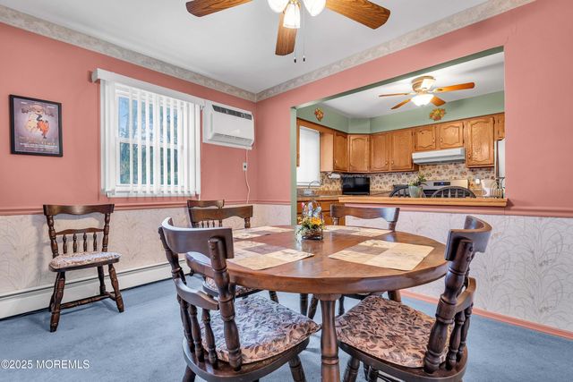 15 Brookfield Court, Toms River, NJ 08757