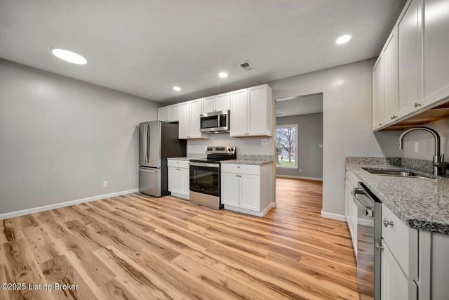 138 Carolina Ave, Mt Washington, KY 40047