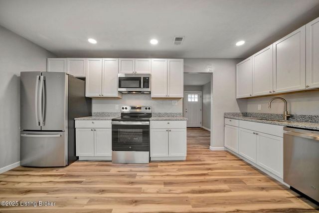 138 Carolina Ave, Mt Washington, KY 40047