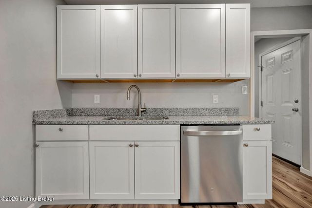 138 Carolina Ave, Mt Washington, KY 40047