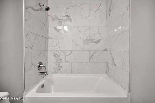 138 Carolina Ave, Mt Washington, KY 40047