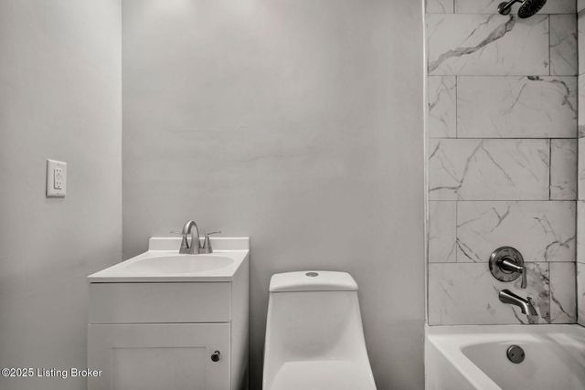 138 Carolina Ave, Mt Washington, KY 40047