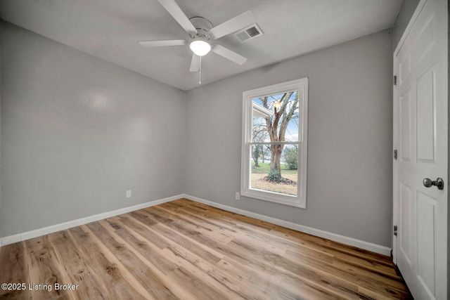 138 Carolina Ave, Mt Washington, KY 40047