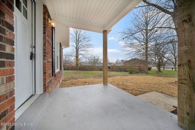 138 Carolina Ave, Mt Washington, KY 40047