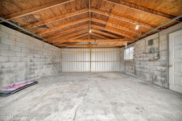 138 Carolina Ave, Mt Washington, KY 40047