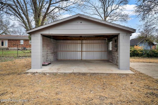 138 Carolina Ave, Mt Washington, KY 40047