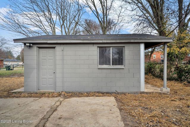 138 Carolina Ave, Mt Washington, KY 40047